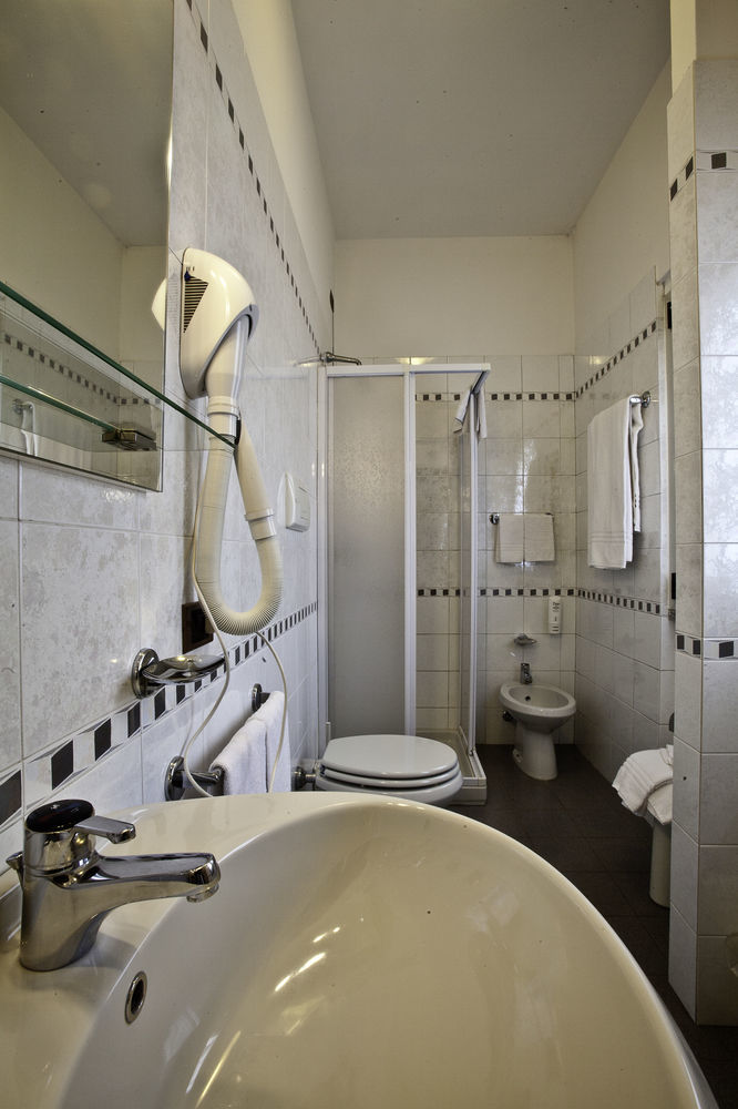 Hotel Nastro Azzurro Monguzzo Luaran gambar